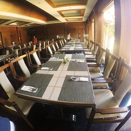Hotel Mutiara Cilacap Eksteriør bilde