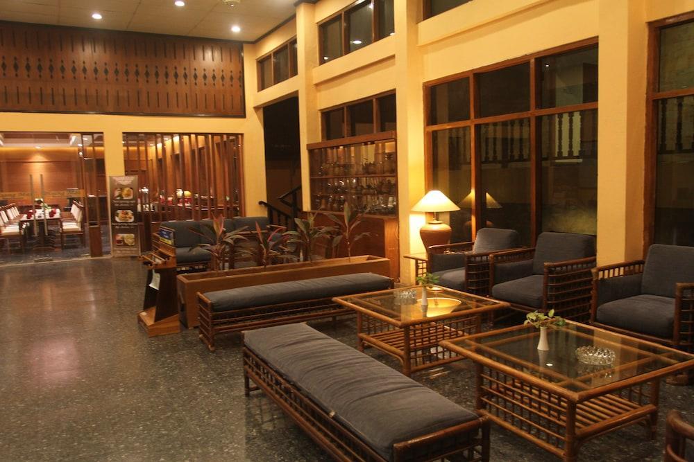 Hotel Mutiara Cilacap Eksteriør bilde